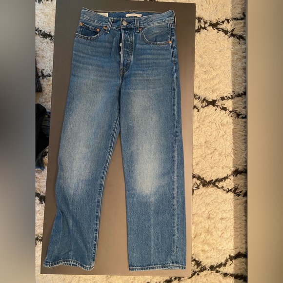 Levi’s rib cage straight jeans - Picture 4 of 6